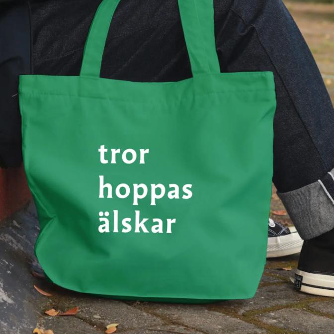 Väska med texten 